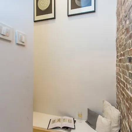 Historical House Few Meters From The Apartment Kastela