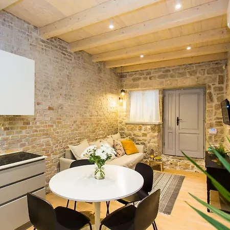 Historical House Few Meters From The Apartment *